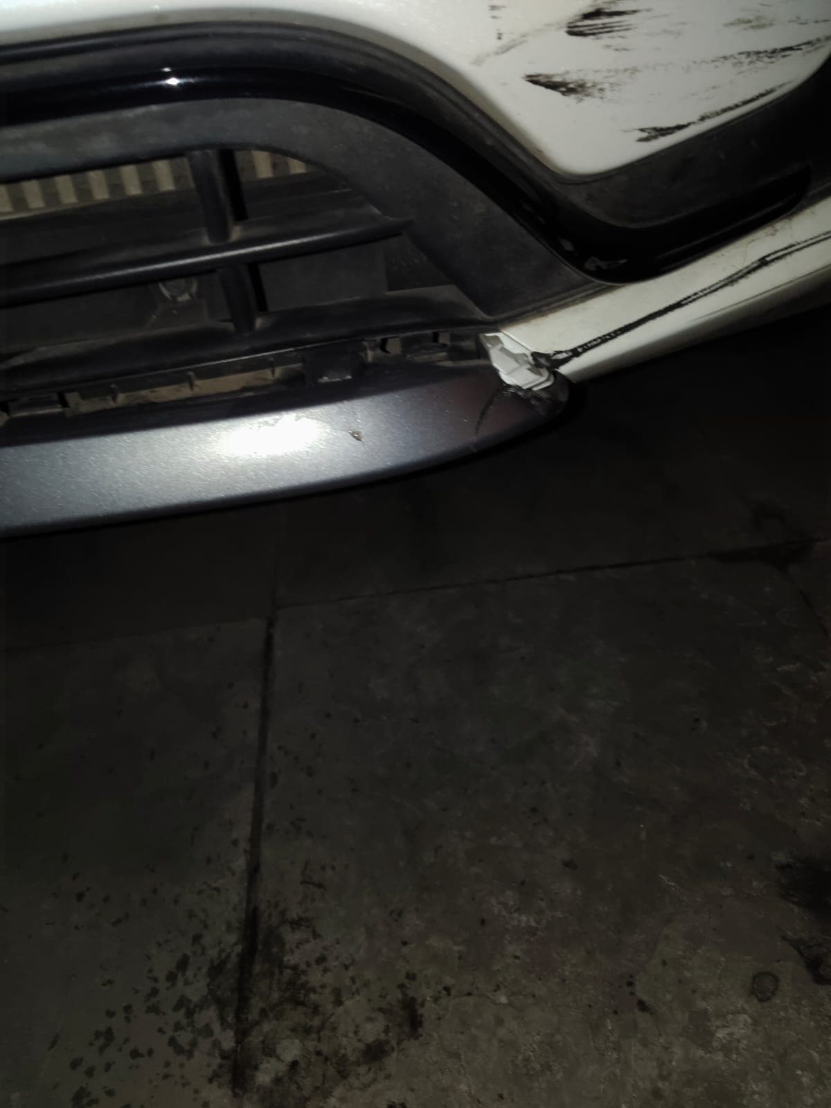 Professional tools and equipment at Siddhi Automobiles