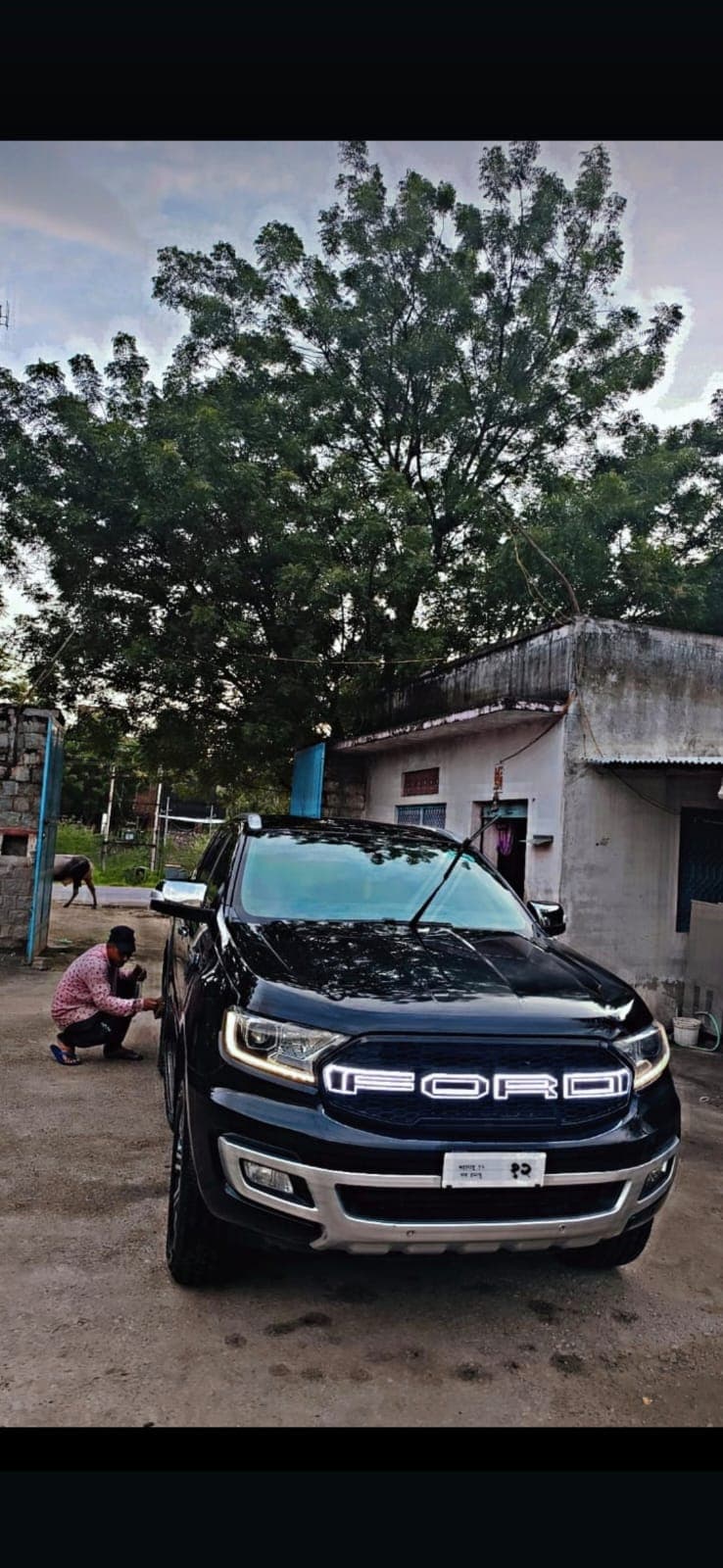 Ford Endeavour being serviced at Siddhi Automobiles